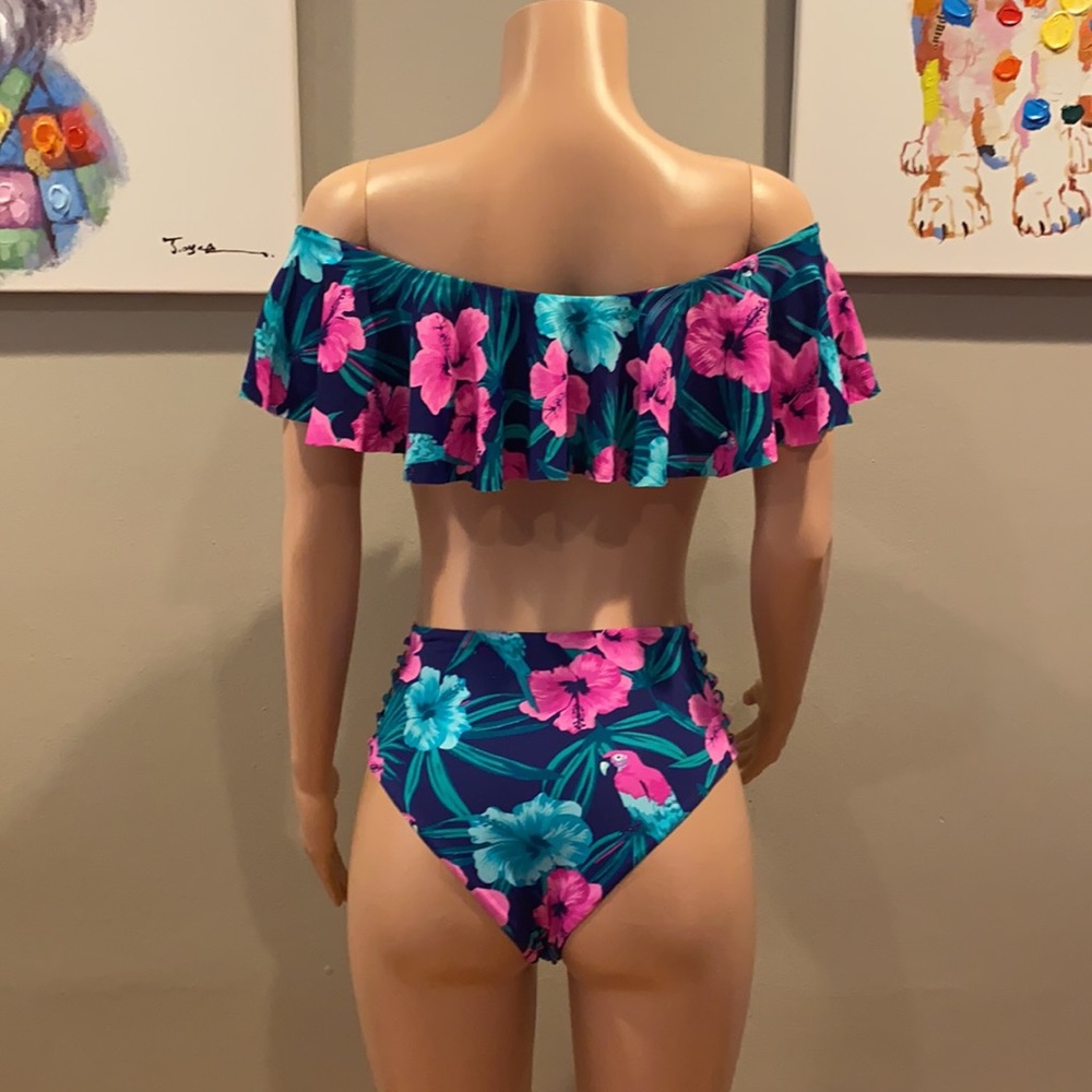 Revolve Floral hibiscus print high rise strappy ruffle bikini set - Picture 5 of 6